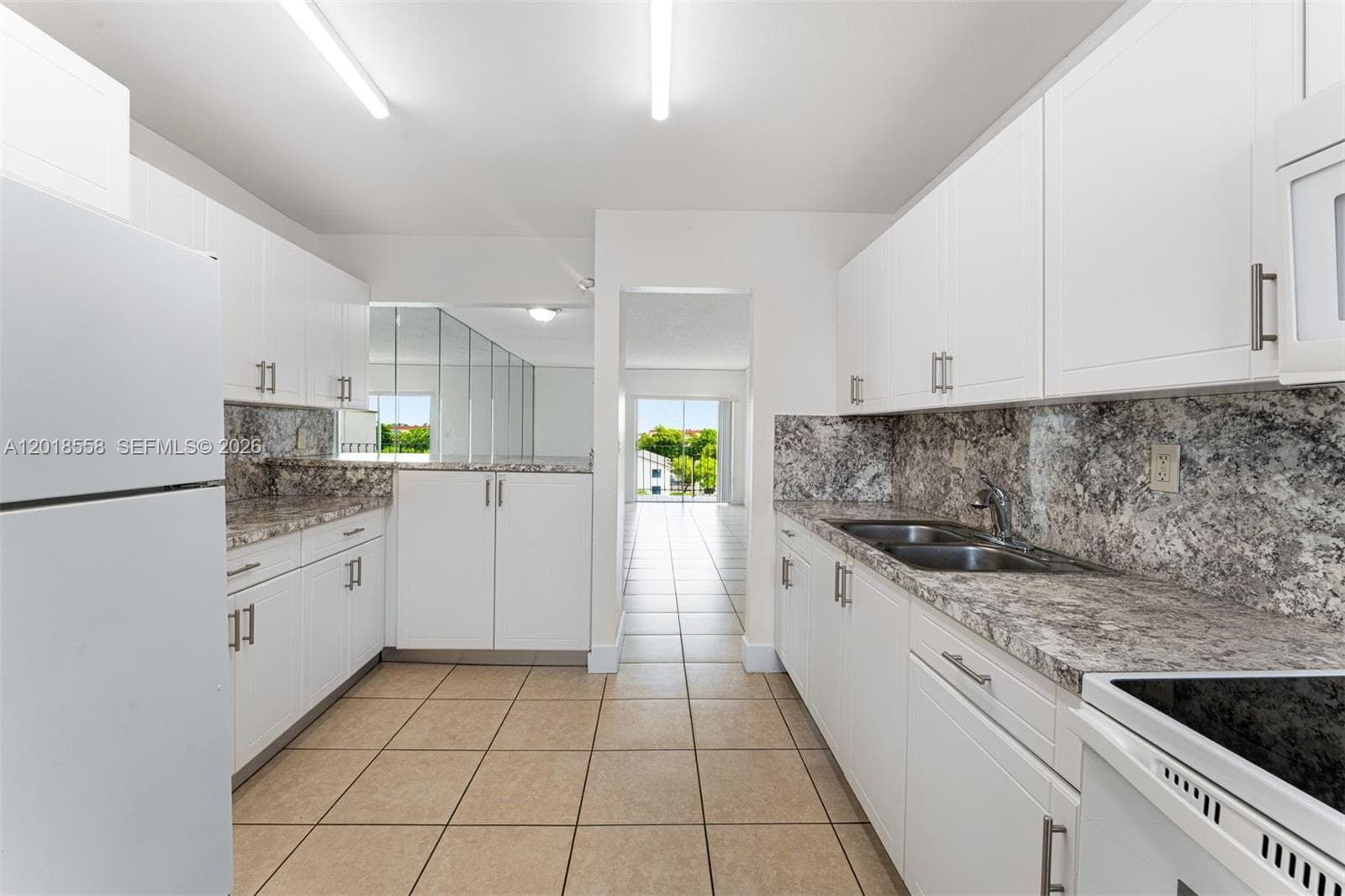 1950 W 54th St # 412, Hialeah, FL 33012 — zdjęcie 4