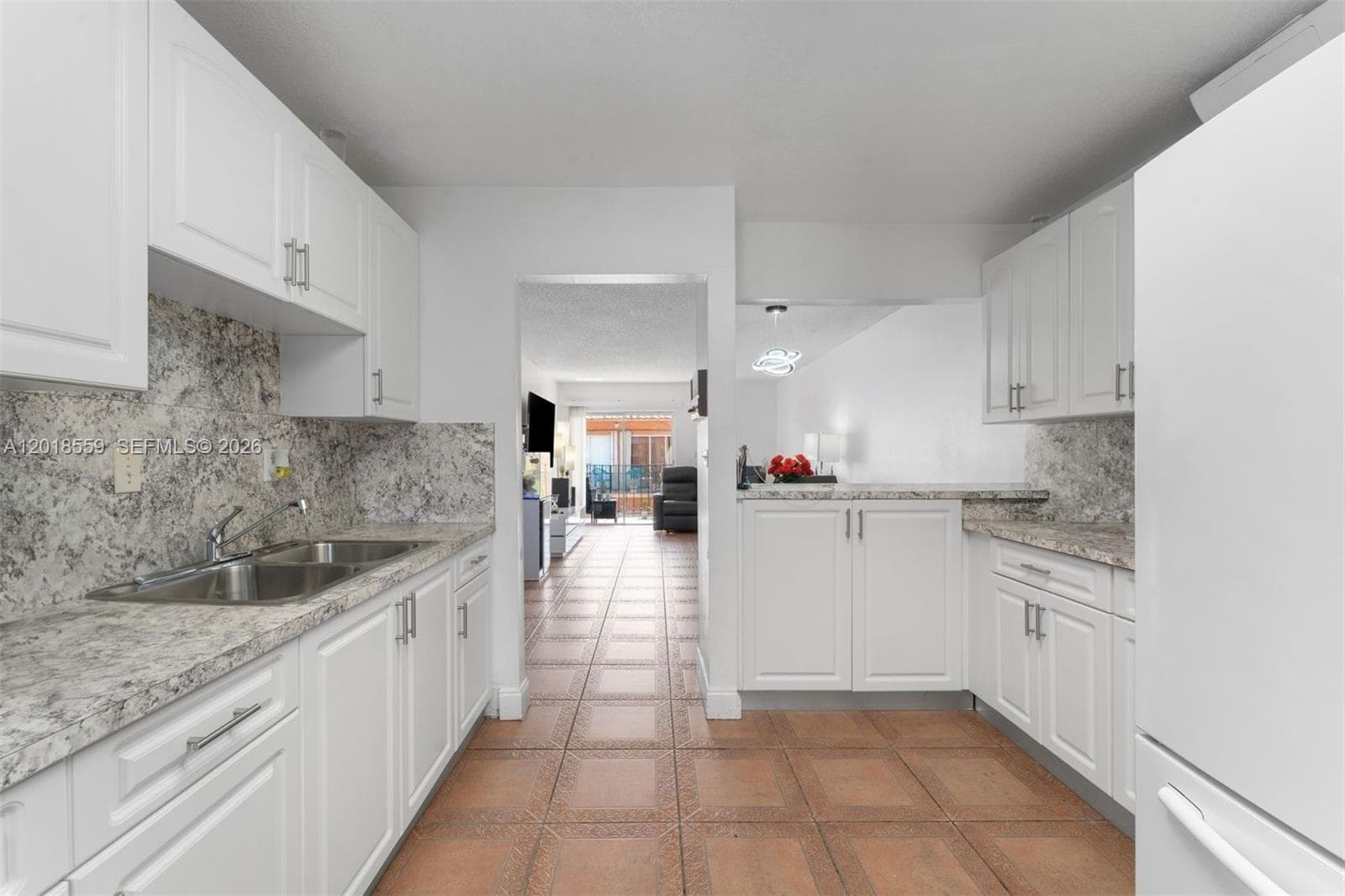 1950 W 54th St # 406, Hialeah, FL 33012 — zdjęcie 3