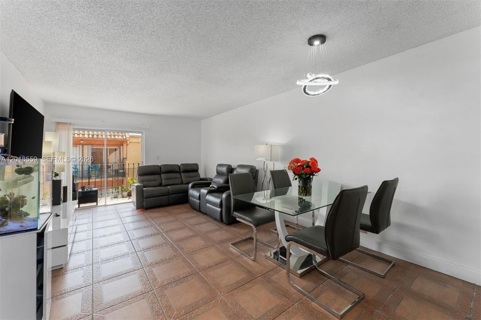 1950 W 54th St # 406, Hialeah, FL 33012 — zdjęcie 5