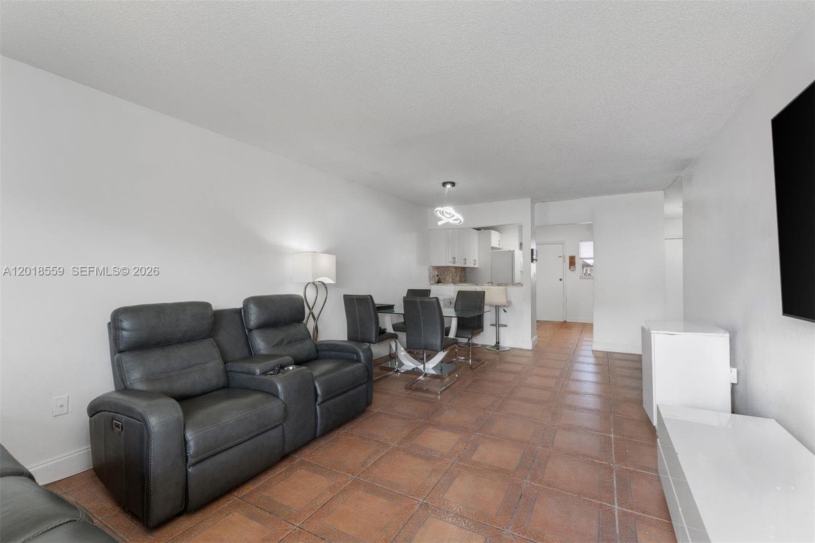 1950 W 54th St # 406, Hialeah, FL 33012 — zdjęcie 4