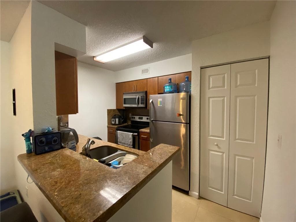 2841 N Oakland Forest Drive # 107, Oakland Park, FL 33309 — zdjęcie 2