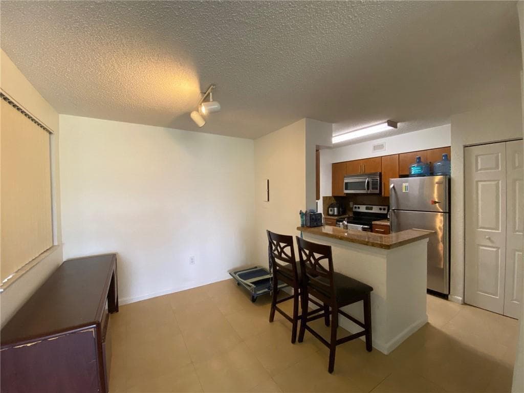 2841 N Oakland Forest Drive # 107, Oakland Park, FL 33309 — zdjęcie 3