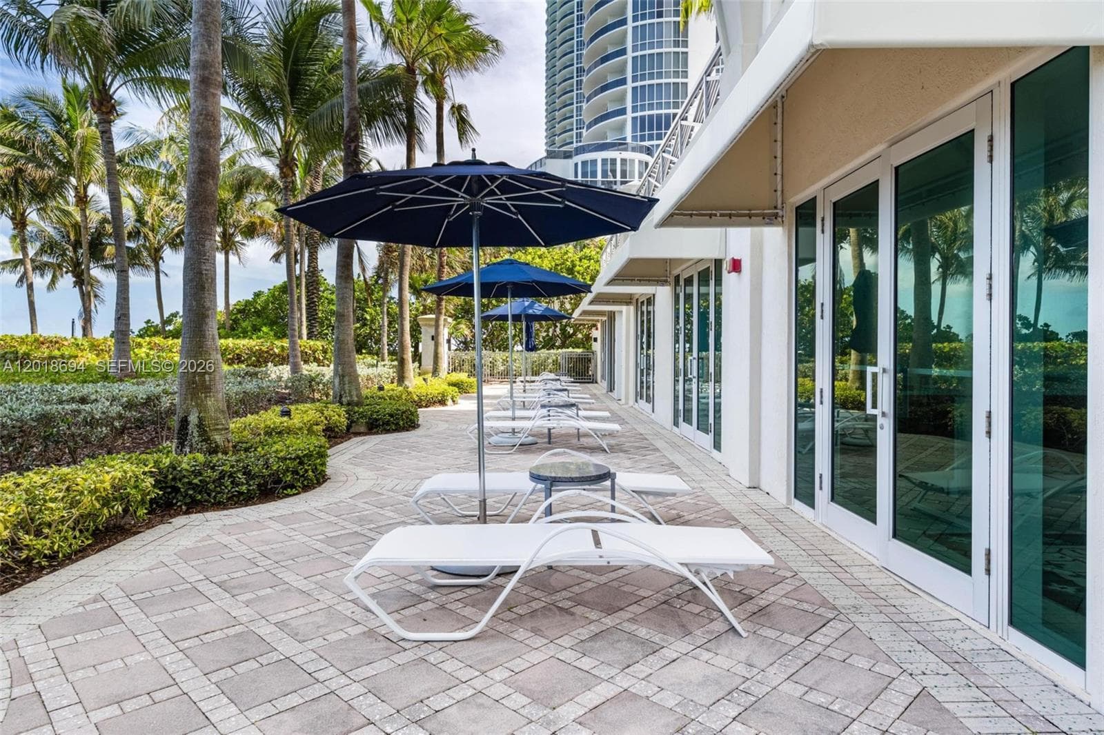 16047 Collins Ave # Cabana 5S, Sunny Isles Beach, FL 33160 — zdjęcie 3