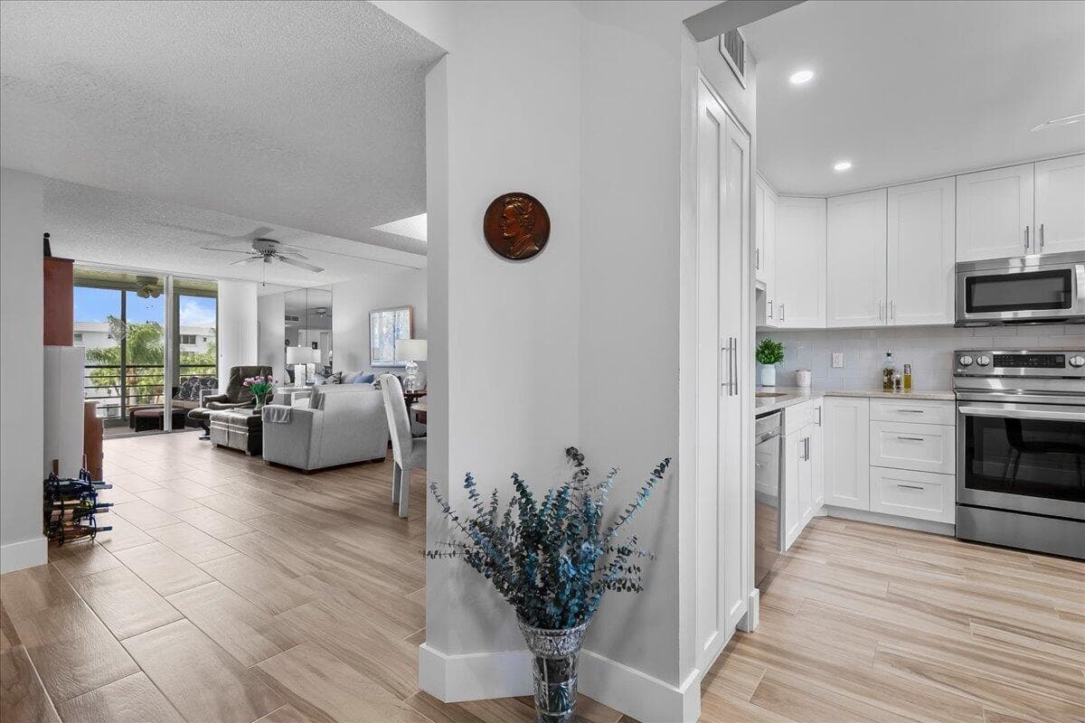 6698 10th Avenue N # 305, Lake Worth, FL 33461 — zdjęcie 3