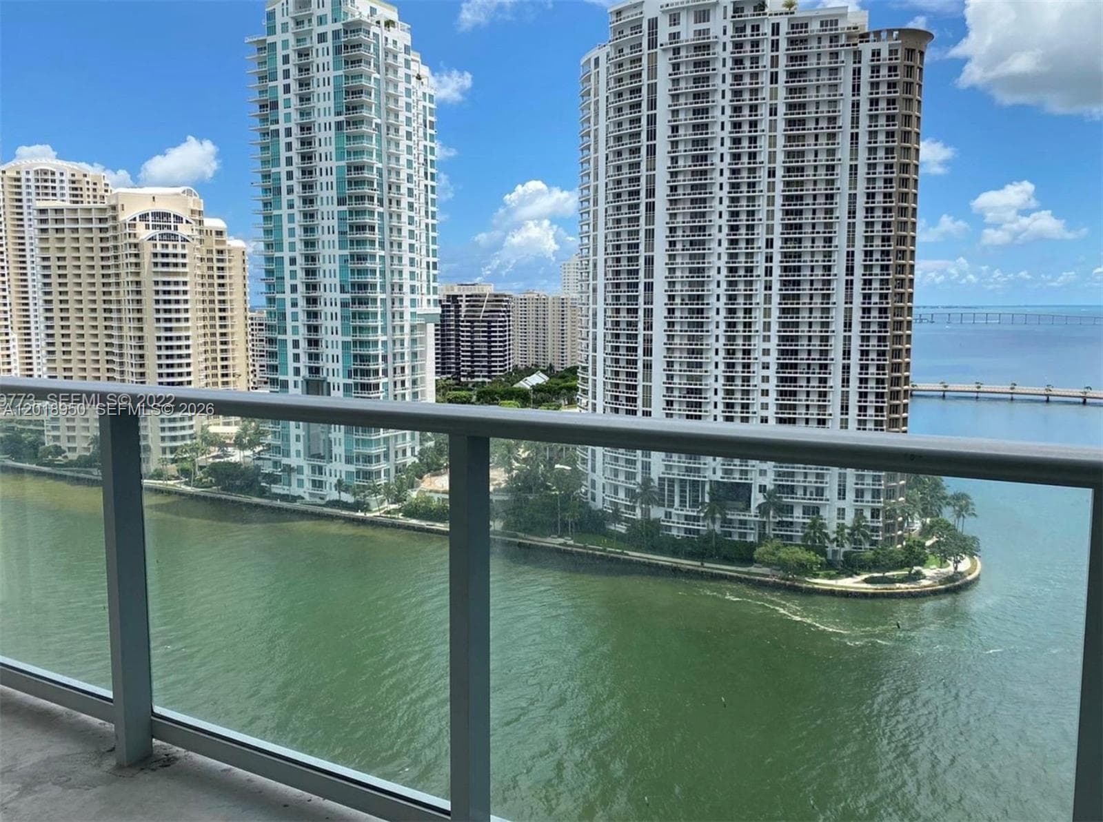 300 S Biscayne Blvd # T-1606, Miami, FL 33131
