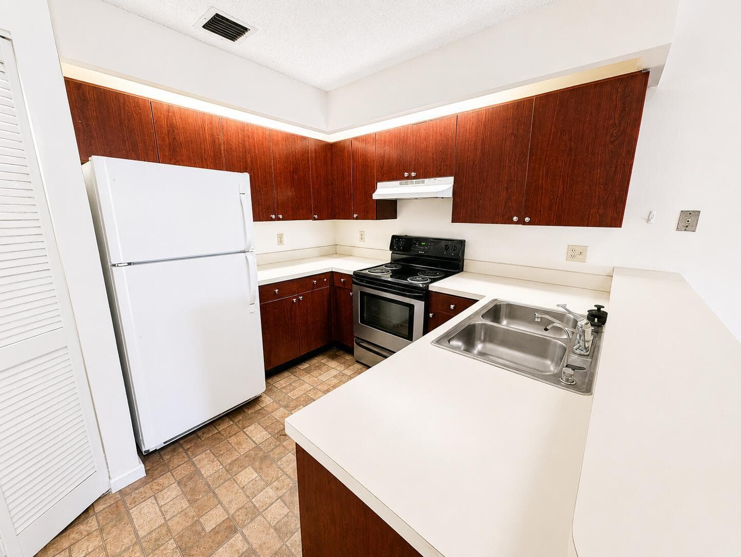 7111 Sportsmans Drive, North Lauderdale, FL 33068 — zdjęcie 5