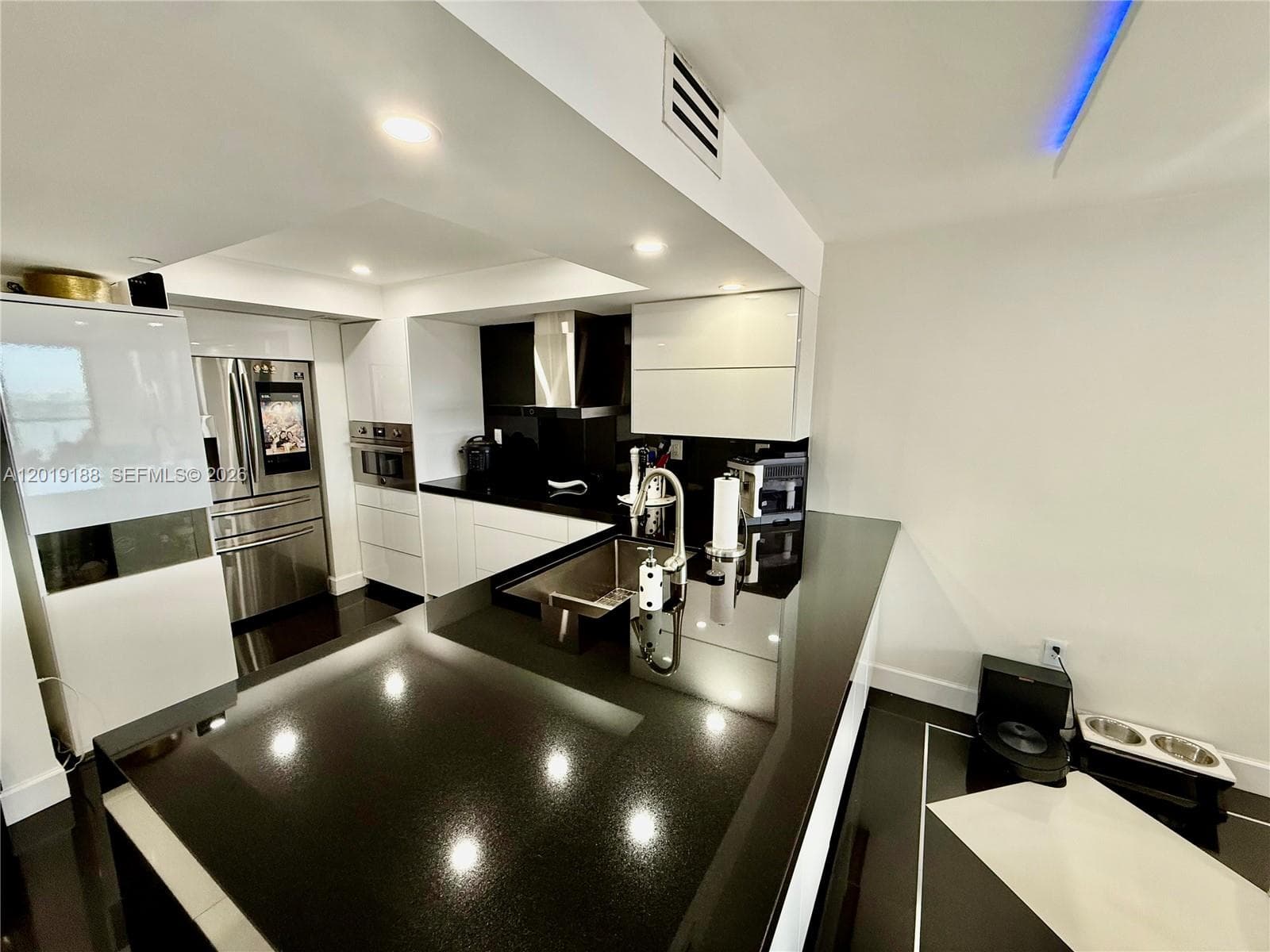 555 NE 15th St # 15H, Miami, FL 33132 — zdjęcie 3