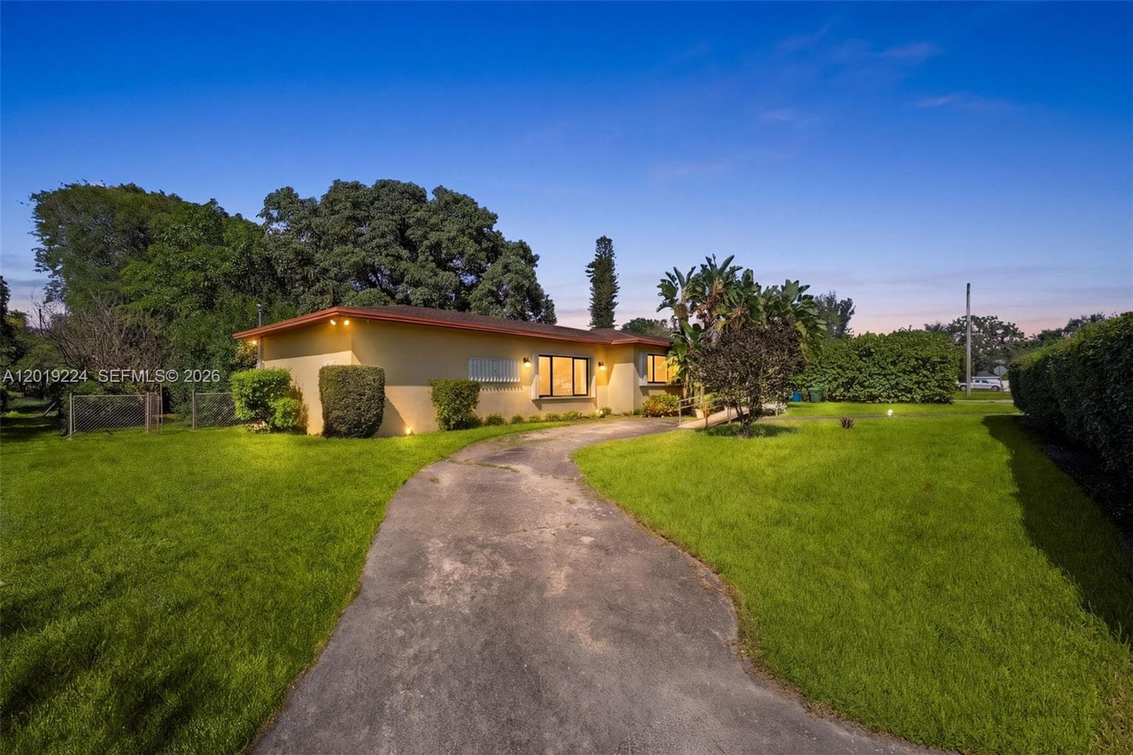 511 Dunad Ave, Opa-Locka, FL 33054 — zdjęcie 2