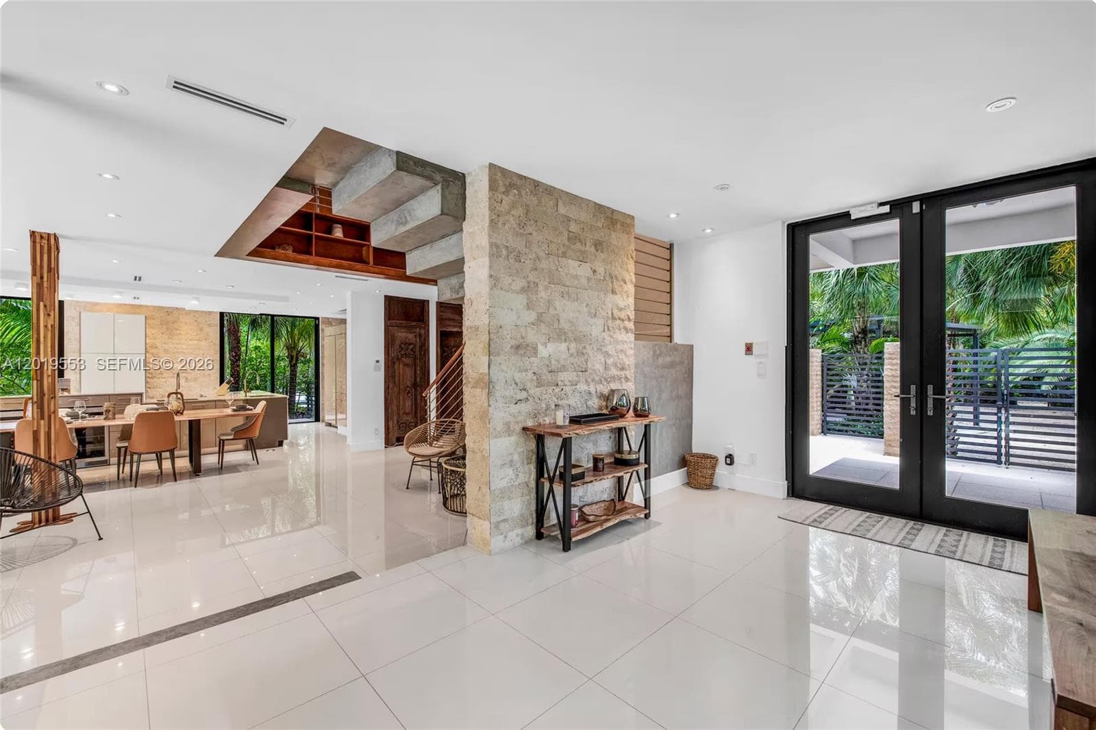994-990 NE 78th, Miami, FL 33138 — zdjęcie 2