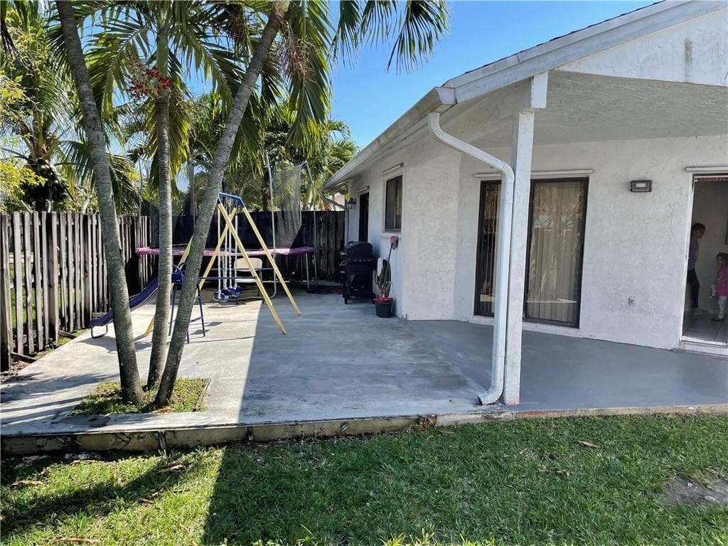 1231 SW 112th Avenue, Pembroke Pines, FL 33025 — zdjęcie 4