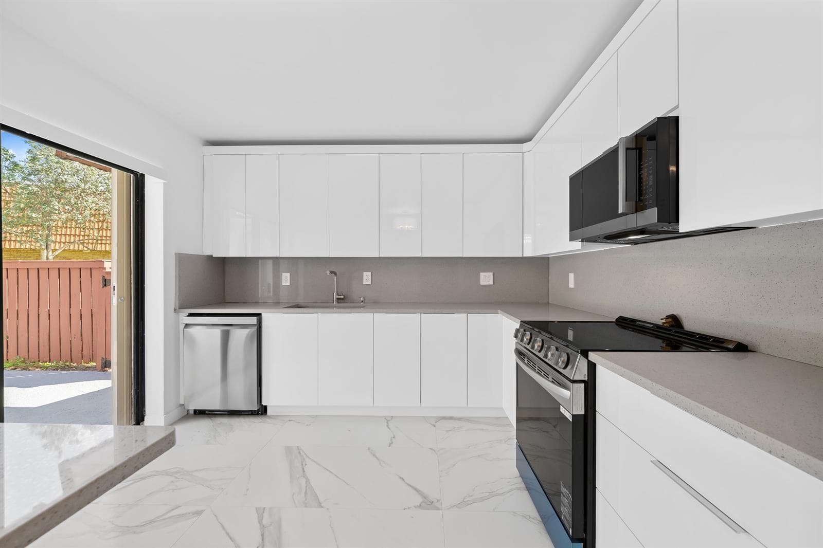 2962 SW 12th Street, Deerfield Beach, FL 33442 — zdjęcie 3