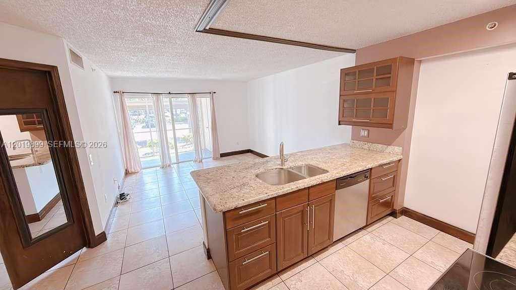 470 S Park Rd # 7-104, Hollywood, FL 33021