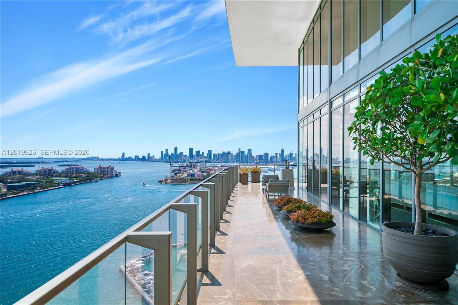 800 S Pointe Dr # Penthouse 2204, Miami Beach, FL 33139 — zdjęcie 3