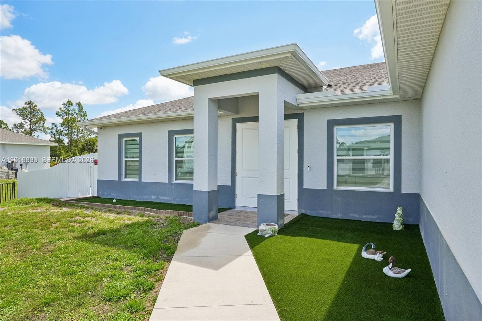 910 Richmond Ave N, Lehigh Acres, FL 33972 — zdjęcie 5