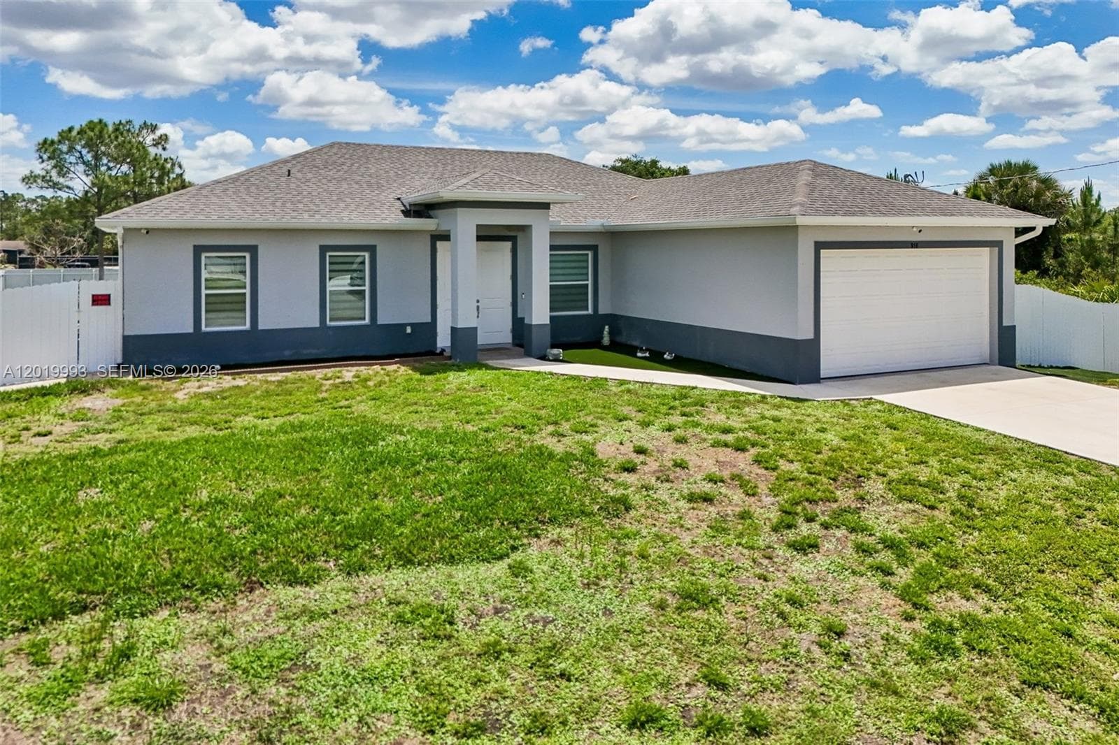 910 Richmond Ave N, Lehigh Acres, FL 33972 — zdjęcie 4