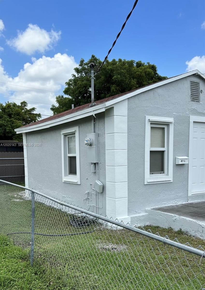 2103 NW 57th St, Miami, FL 33142 — zdjęcie 2