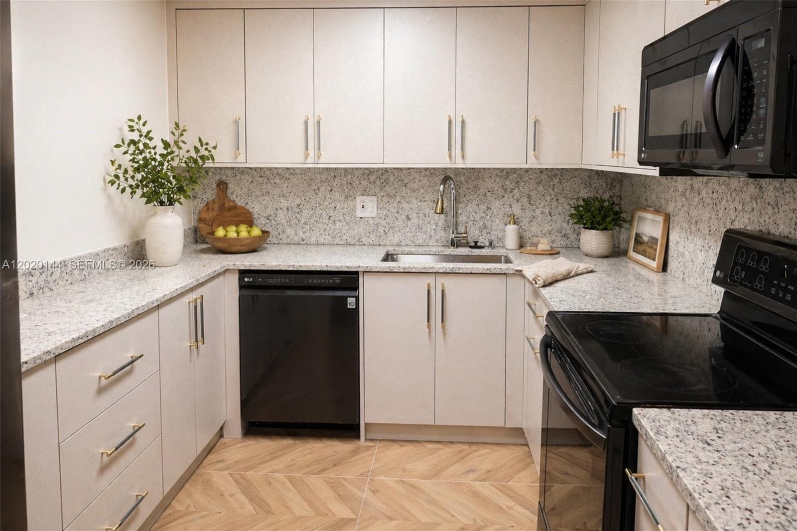 2500 Parkview Dr # 1816, Hallandale Beach, FL 33009 — zdjęcie 3