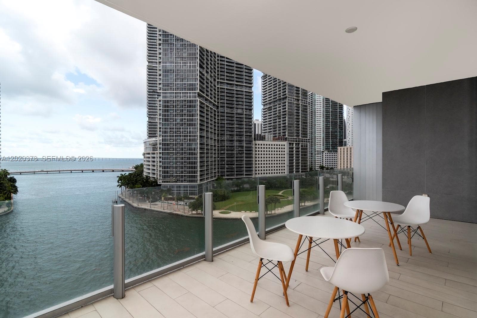 300 Biscayne Boulevard Way # 802E, Miami, FL 33131 — zdjęcie 2