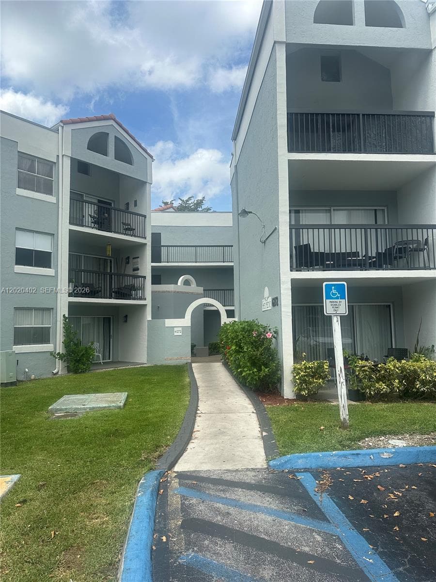 6272 NW 186th St # 212, Hialeah, FL 33015
