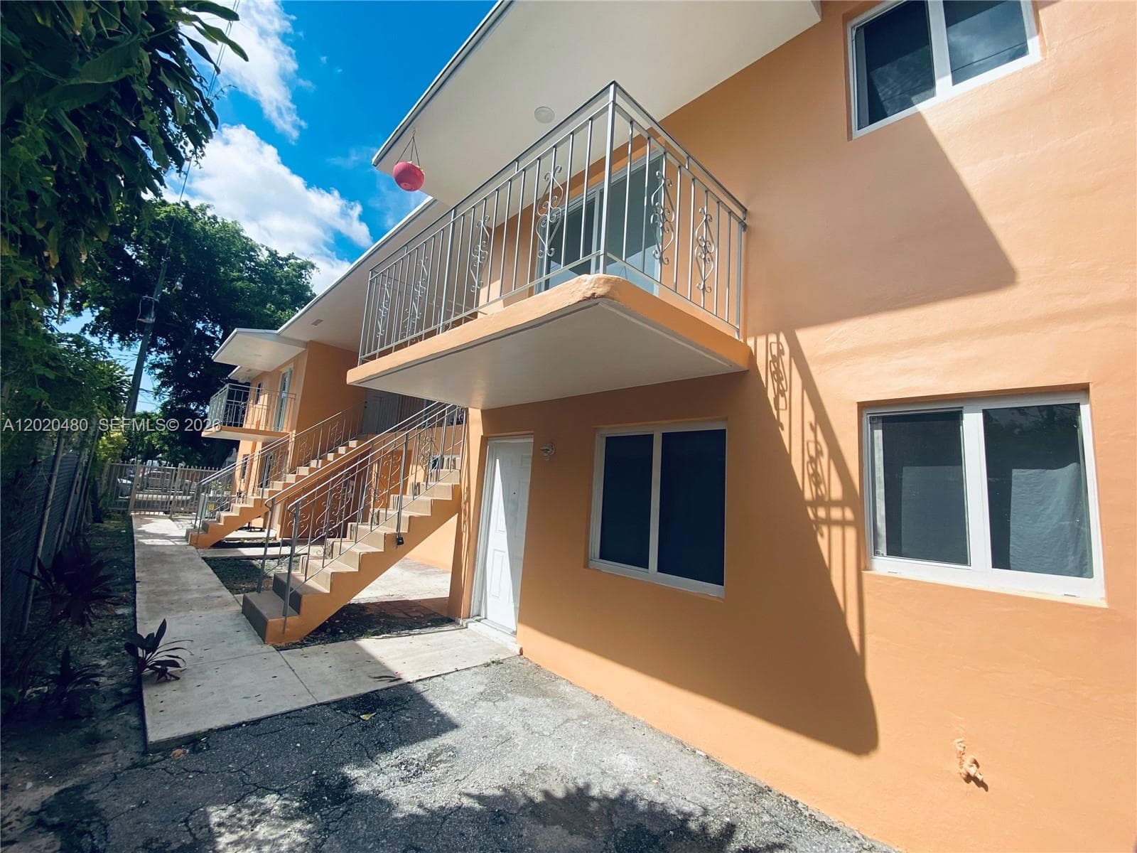 1121 NW 4  ST, Miami, FL 33128 — zdjęcie 3