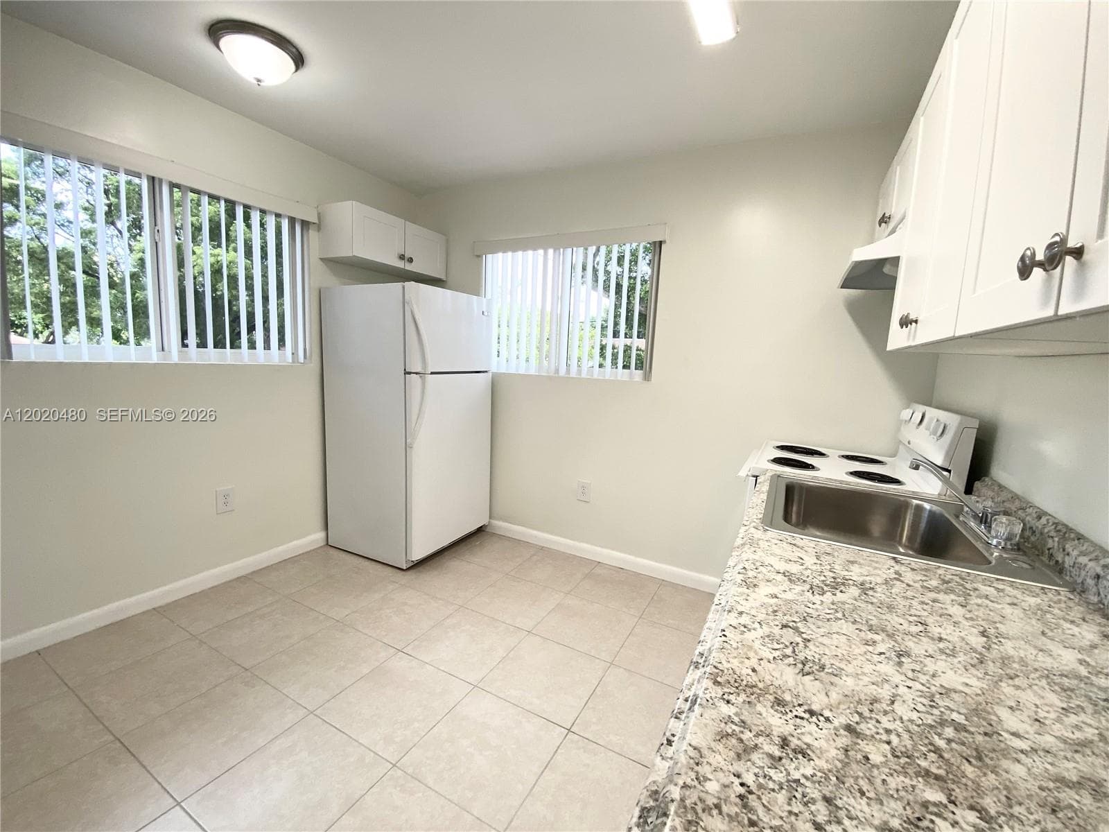 1121 NW 4  ST, Miami, FL 33128 — zdjęcie 5