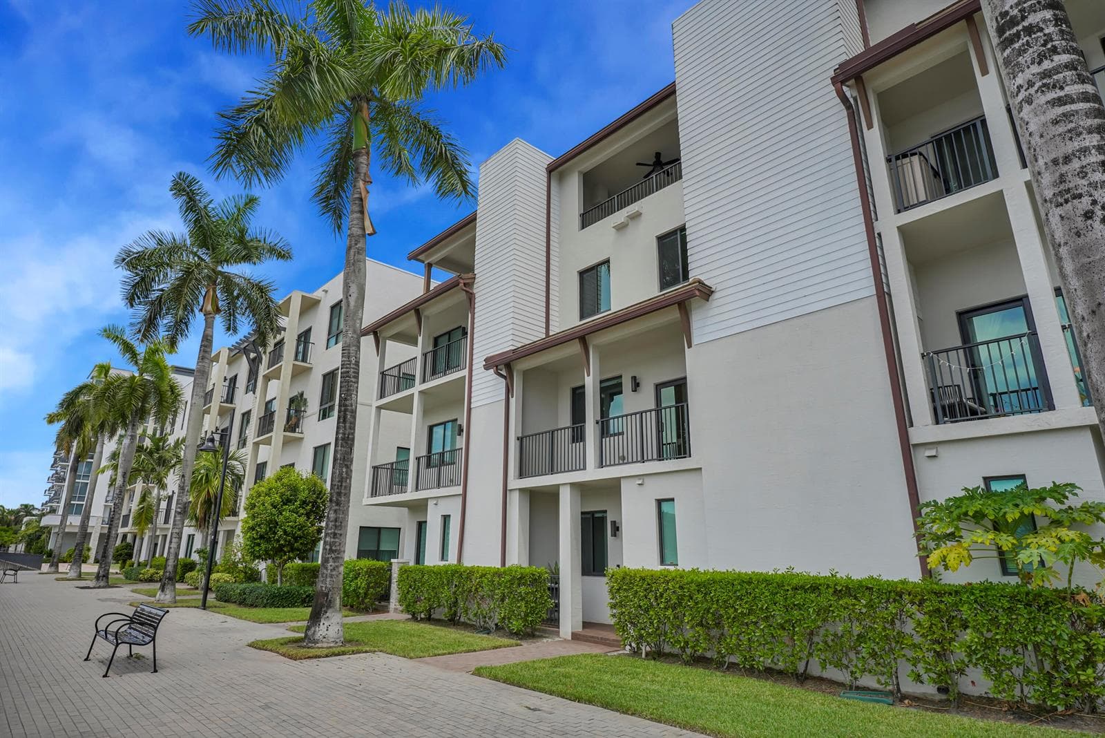 4716 NW 84th Court, Doral, FL 33166 — zdjęcie 2