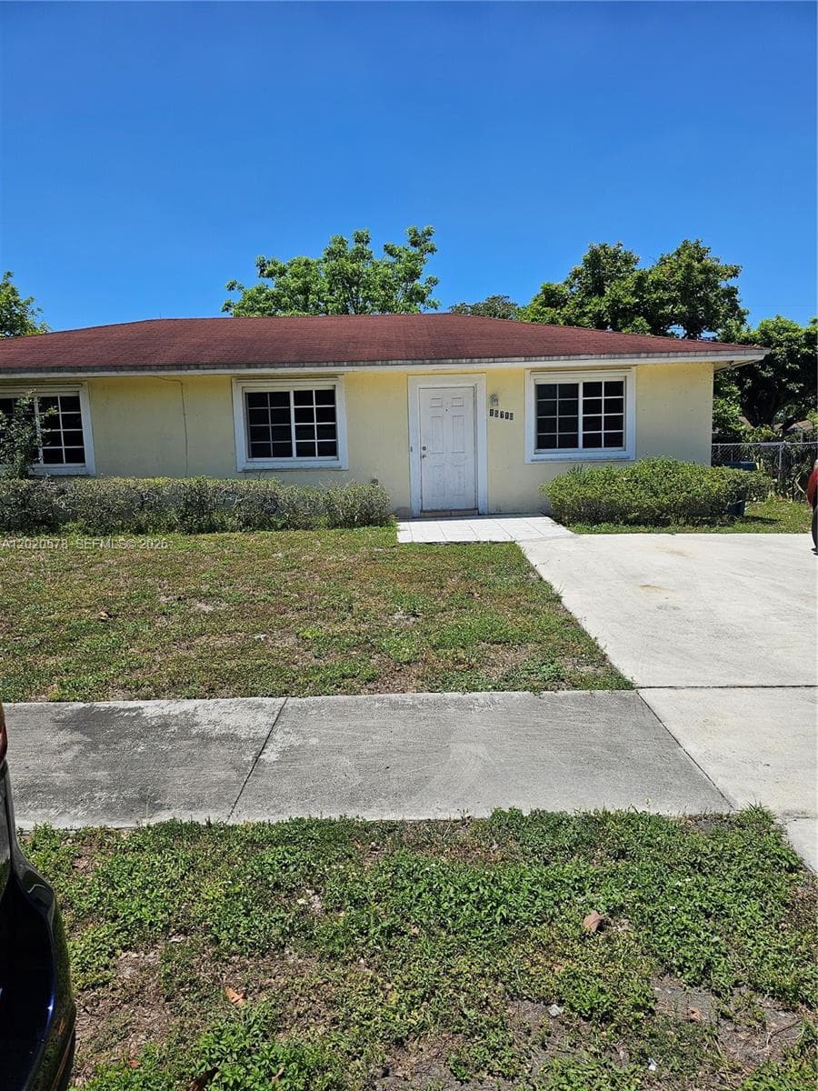 15700 NW 37th Pl, Miami Gardens, FL 33054