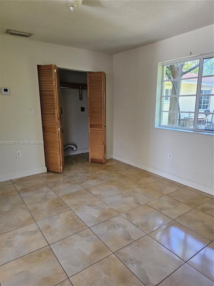 15700 NW 37th Pl, Miami Gardens, FL 33054 — zdjęcie 4