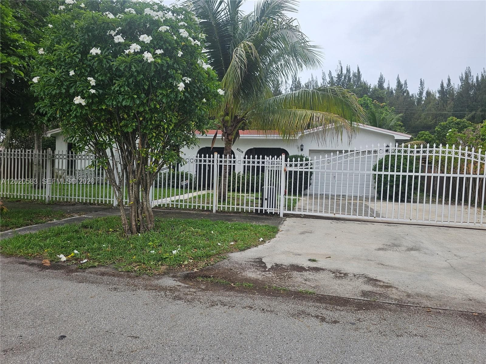 15851 NW 37th Ct, Miami Gardens, FL 33054 — zdjęcie 3