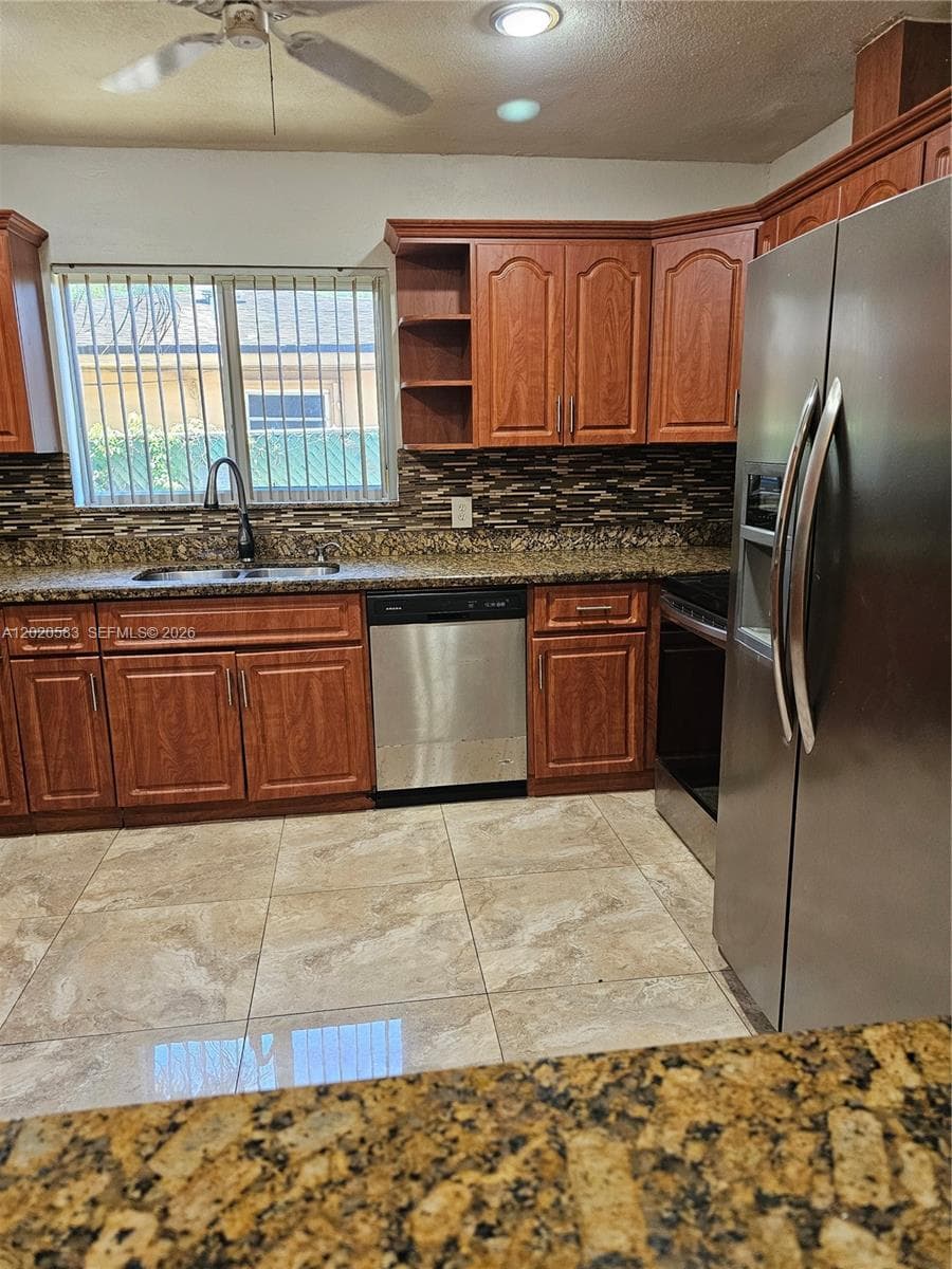 15851 NW 37th Ct, Miami Gardens, FL 33054 — zdjęcie 5