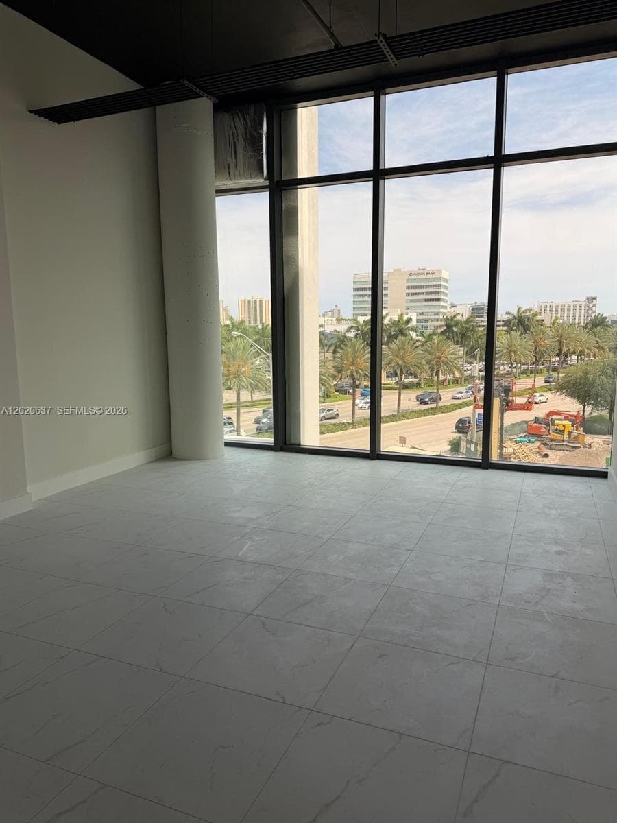 21290 Biscayne Blvd # 310, Aventura, FL 33180