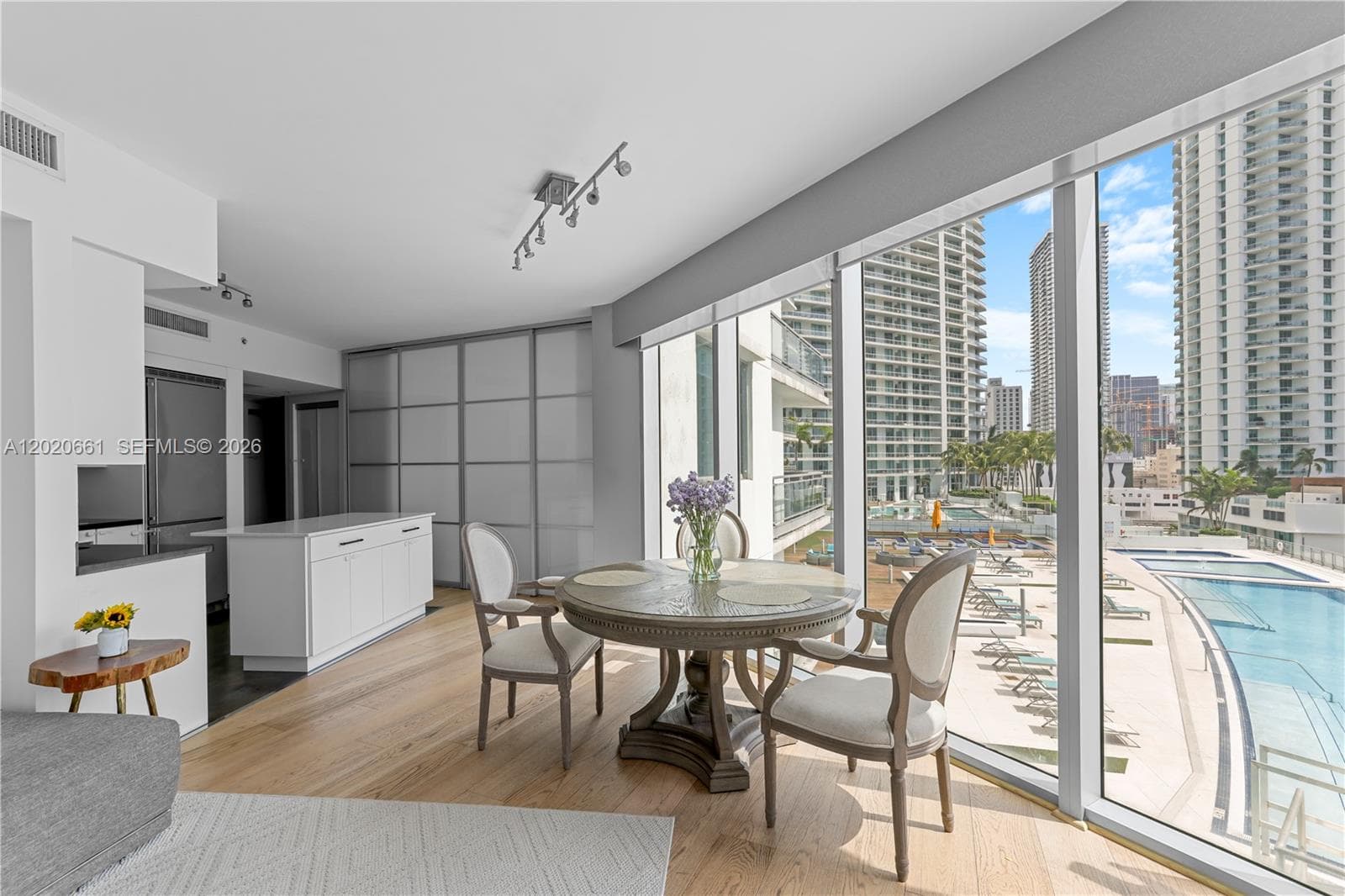 92 SW 3rd St # 1201, Miami, FL 33130 — zdjęcie 2