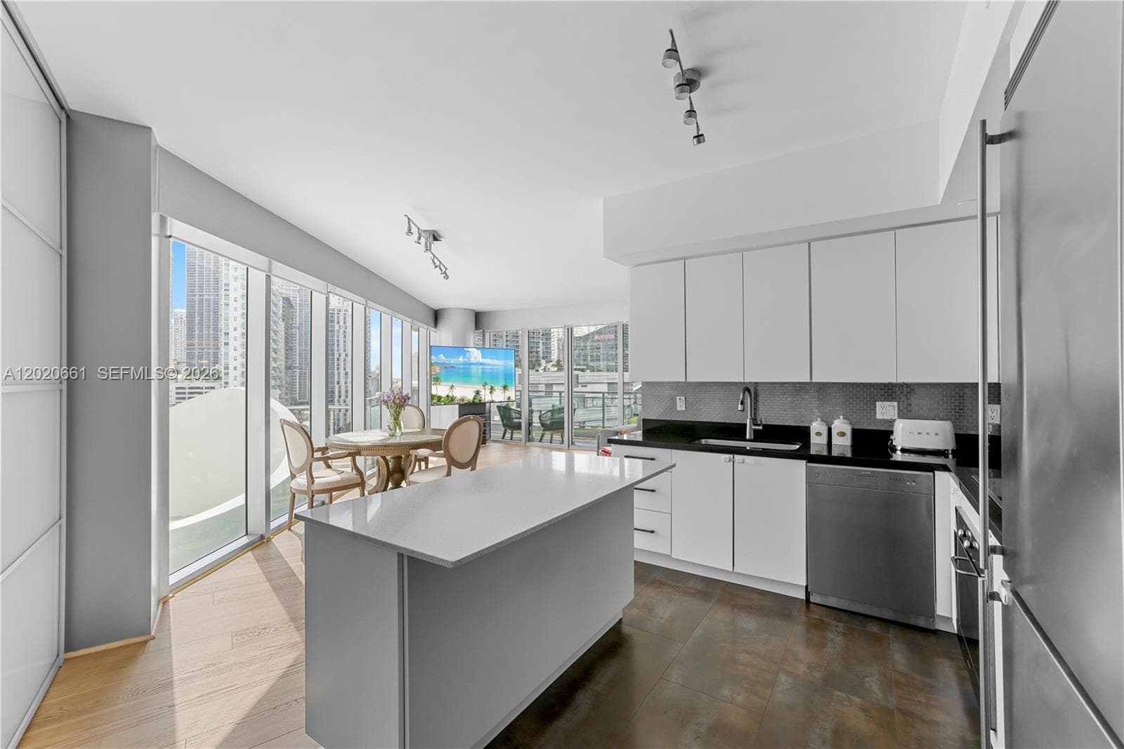 92 SW 3rd St # 1201, Miami, FL 33130 — zdjęcie 4