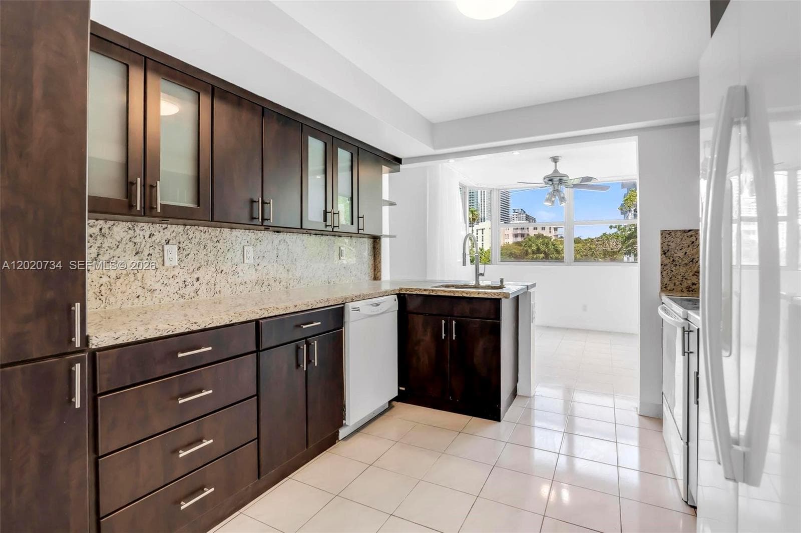 16558 NE 26th Ave # 3H, North Miami Beach, FL 33160 — zdjęcie 4