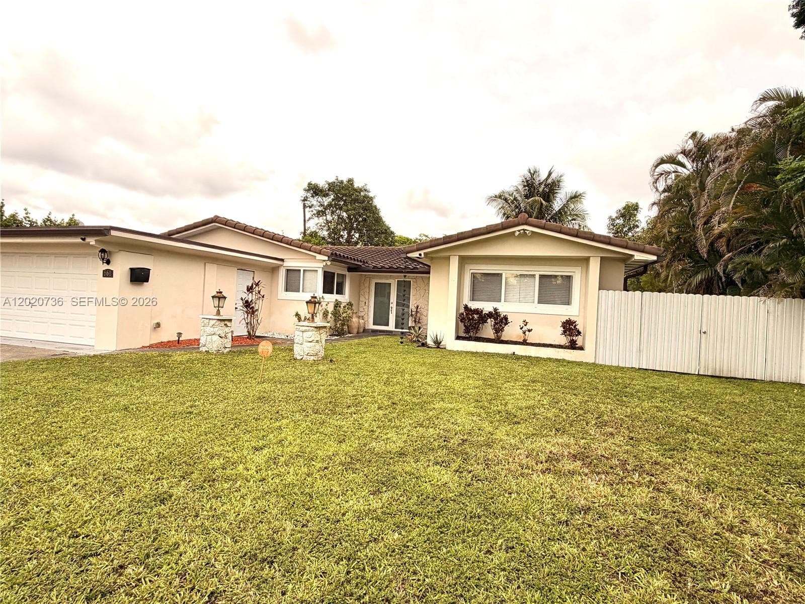 661 SW 67th Ave, Pembroke Pines, FL 33023 — zdjęcie 2