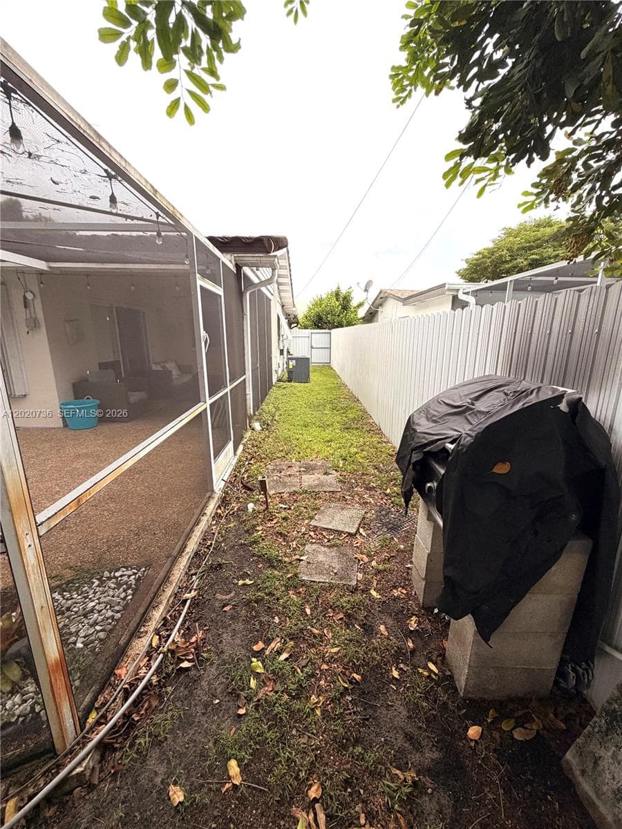 661 SW 67th Ave, Pembroke Pines, FL 33023 — zdjęcie 4