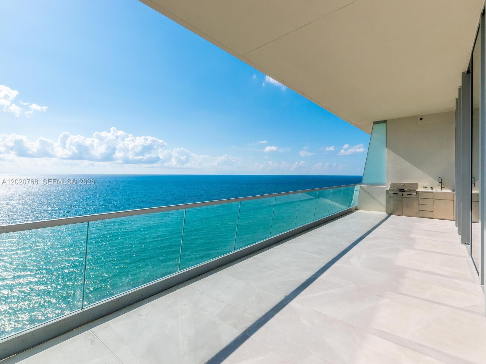Turnberry Ocean Club — zdjęcie 2