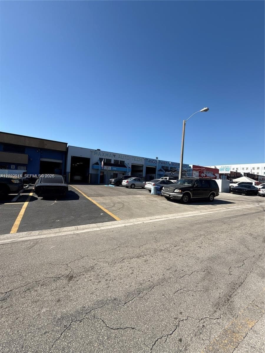 1750 W 41st St, Hialeah, FL 33012 — zdjęcie 2