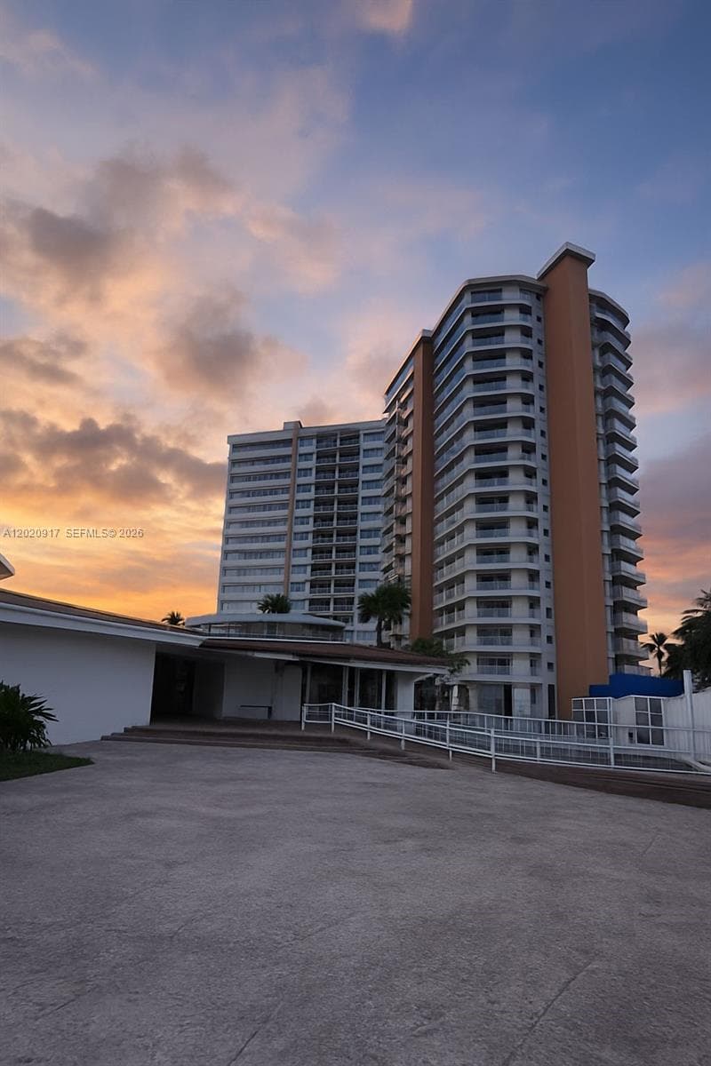 1351 NE Miami Gardens Dr # 704E, Miami, FL 33179