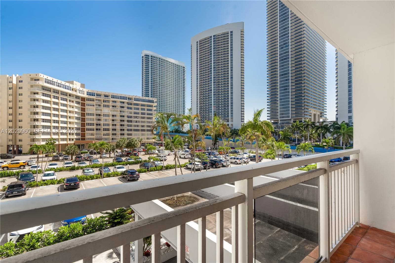 1849 S Ocean Dr # 305, Hallandale Beach, FL 33009