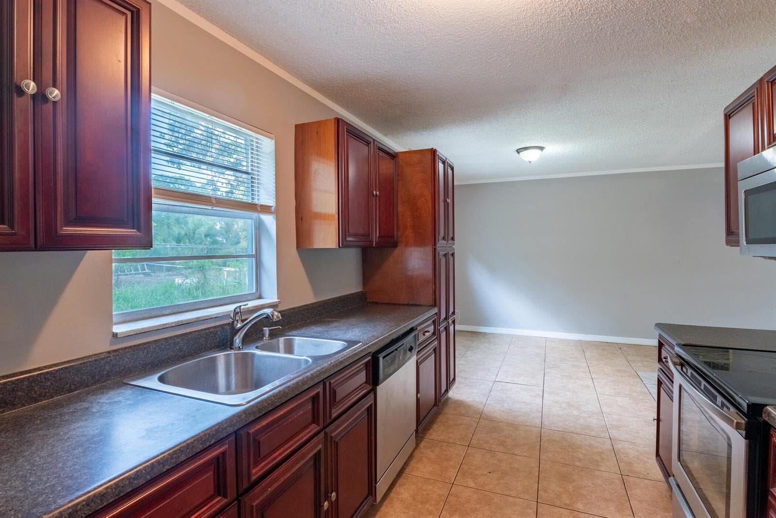 1218 Giller Avenue, Mangonia Park, FL 33407 — zdjęcie 3