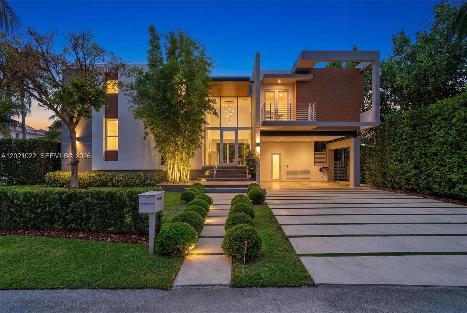 625 Curtiswood Dr, Key Biscayne, FL 33149 — zdjęcie 2