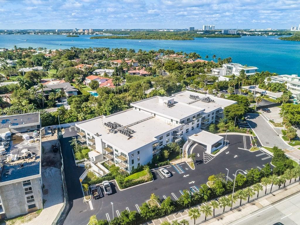 10250 Collins Avenue # 408, Bal Harbour, FL 33154 — zdjęcie 2