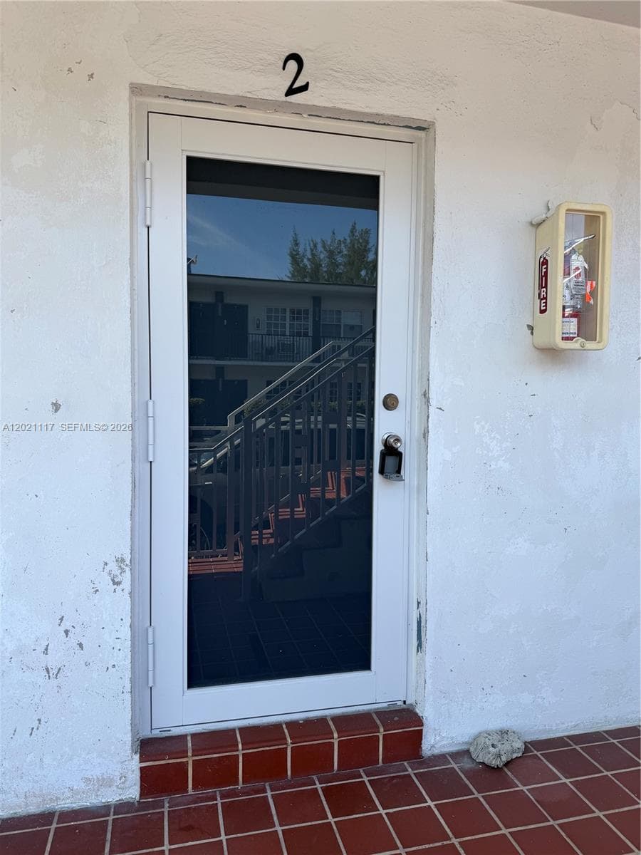 500 77th St # 2, Miami Beach, FL 33141 — zdjęcie 2