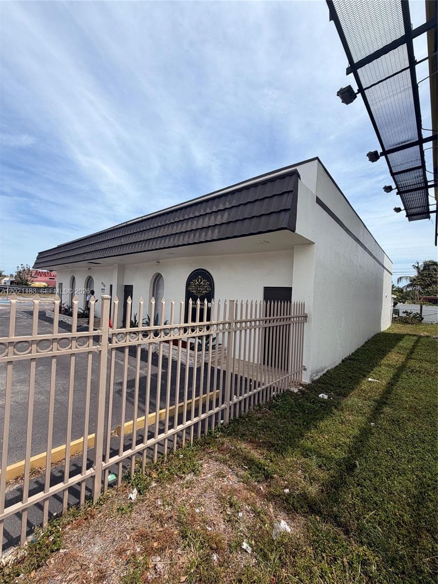 920 NW 119th St, Miami, FL 33168 — zdjęcie 3