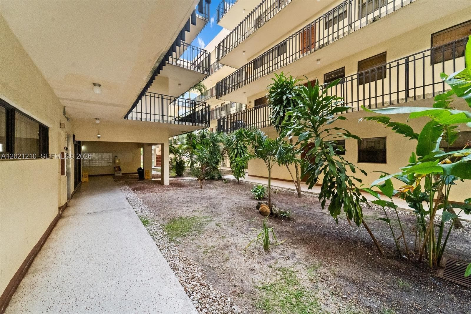 650 NE 149th St # 407A, Miami, FL 33161 — zdjęcie 3