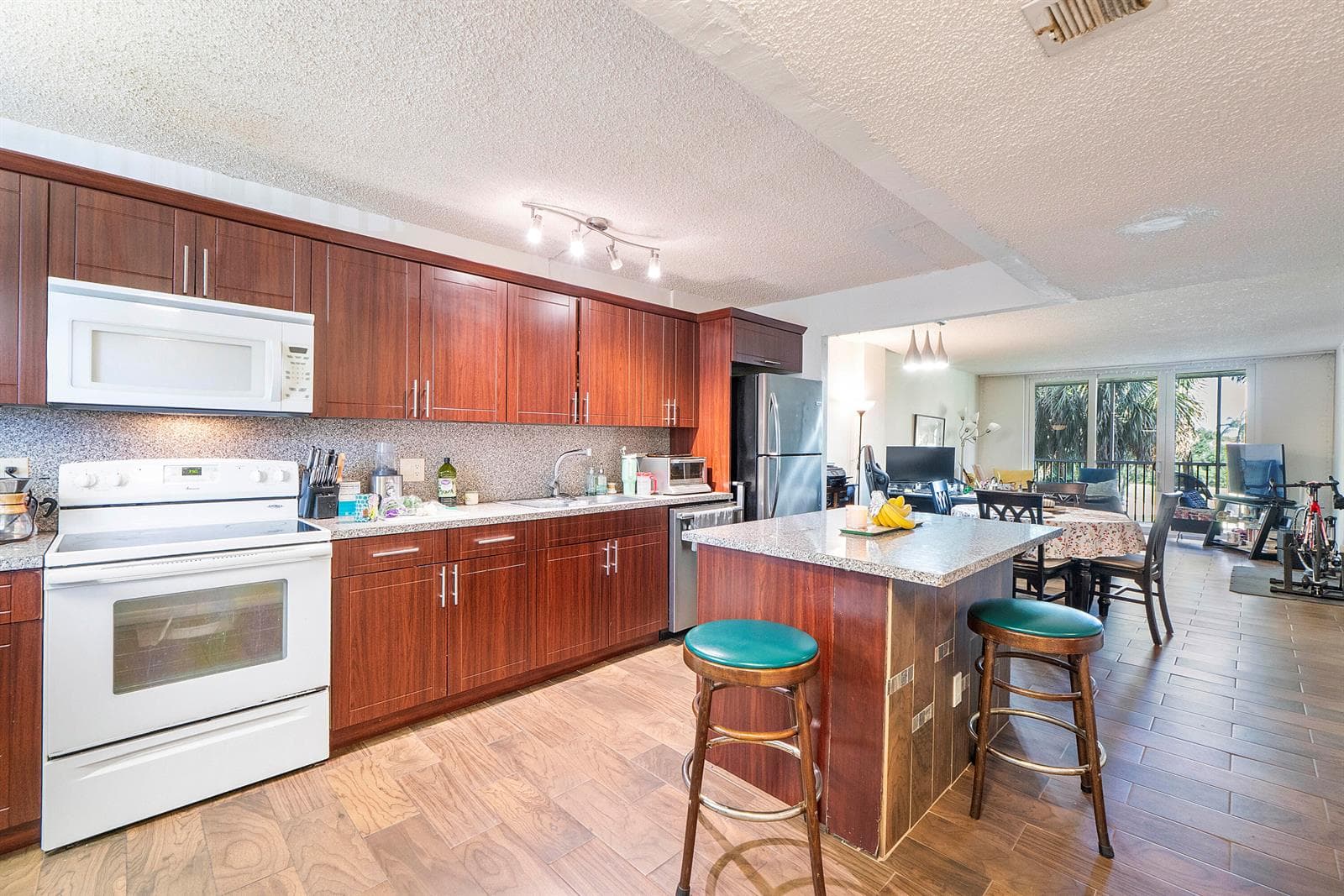250 Jacaranda Drive # 308, Plantation, FL 33324 — zdjęcie 2