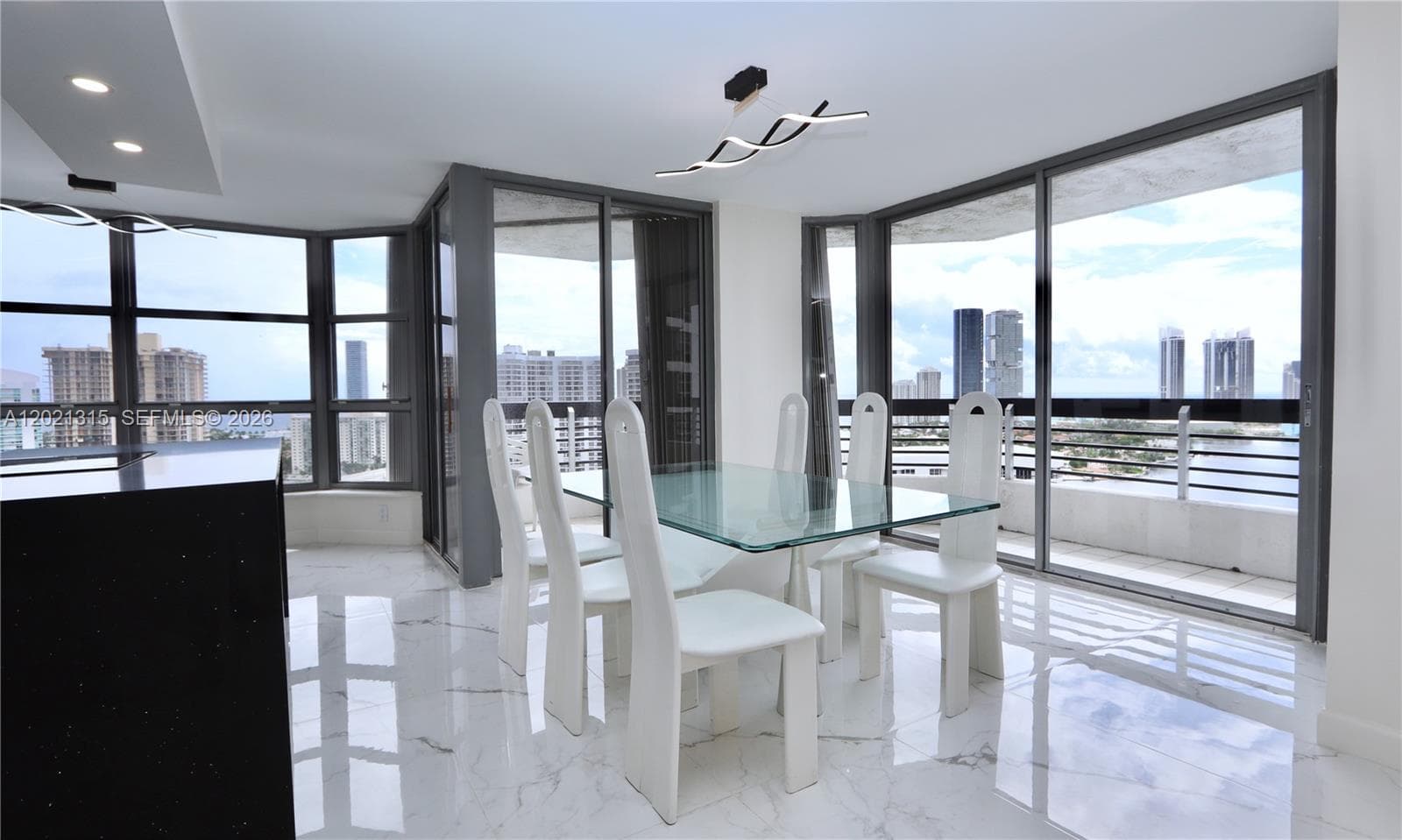 3530 Mystic Pointe Dr # 2510, Aventura, FL 33180