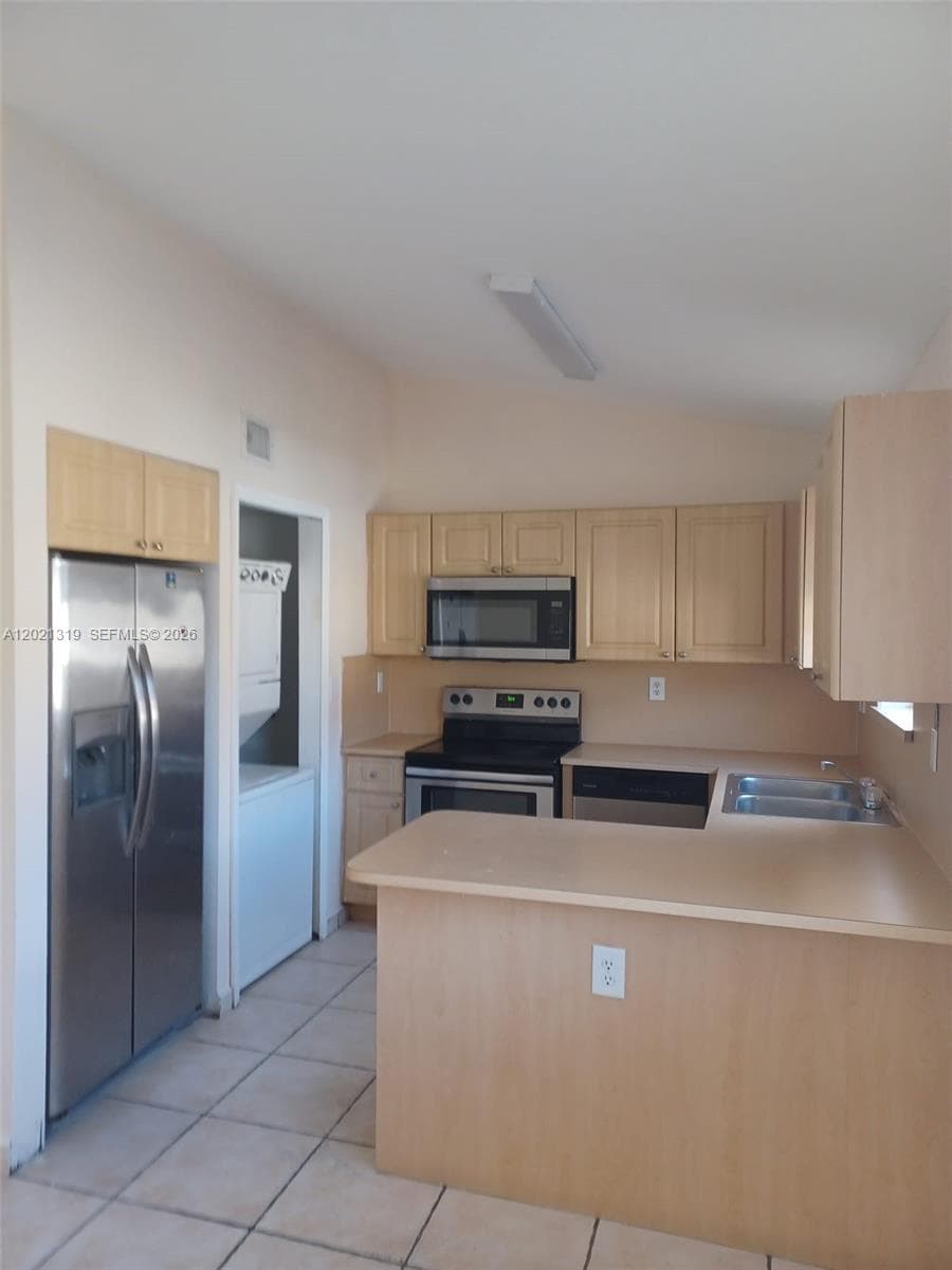 17316 NW 74th Ave # 202, Hialeah, FL 33015 — zdjęcie 4