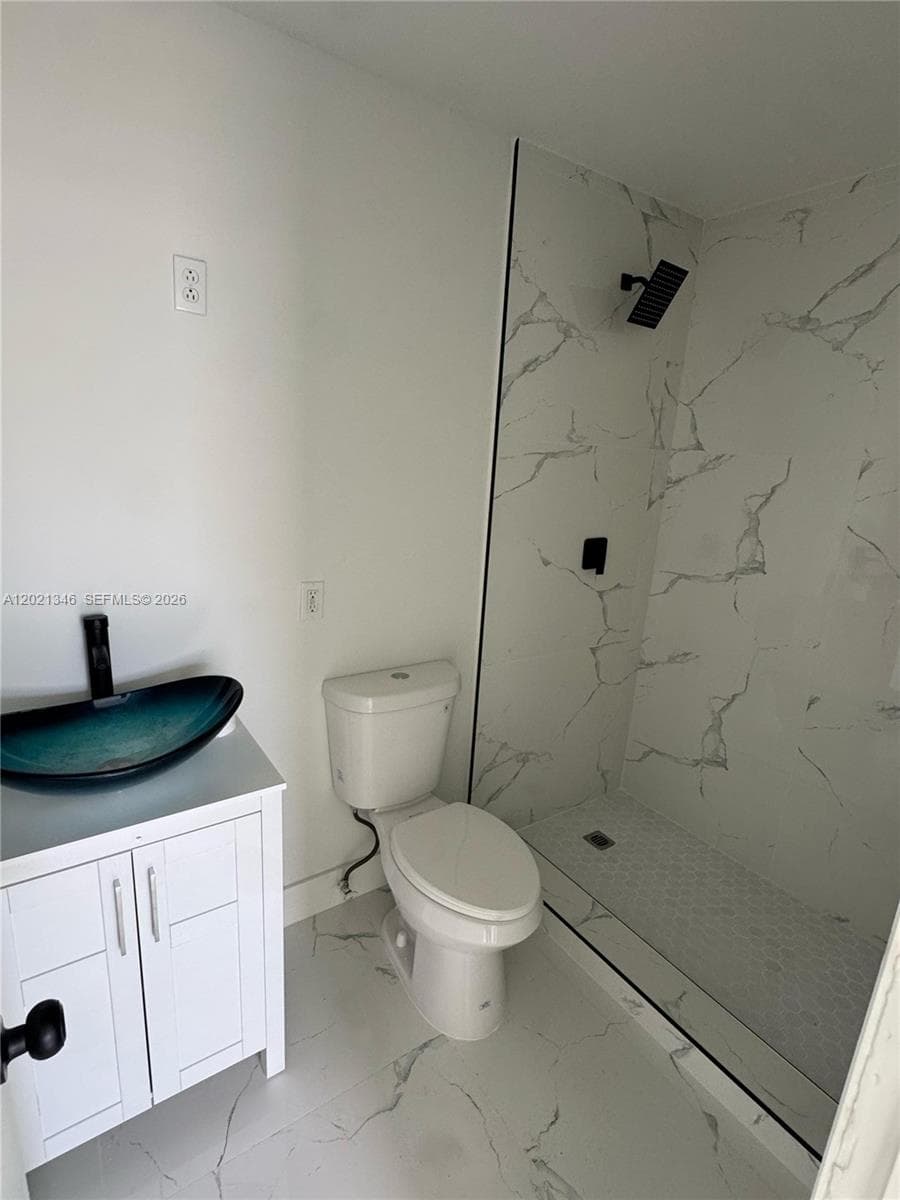 3070 NW 97th St, Miami, FL 33147